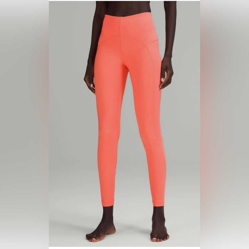 Lululemon Women's Back Zip High Rise Paddle Tight